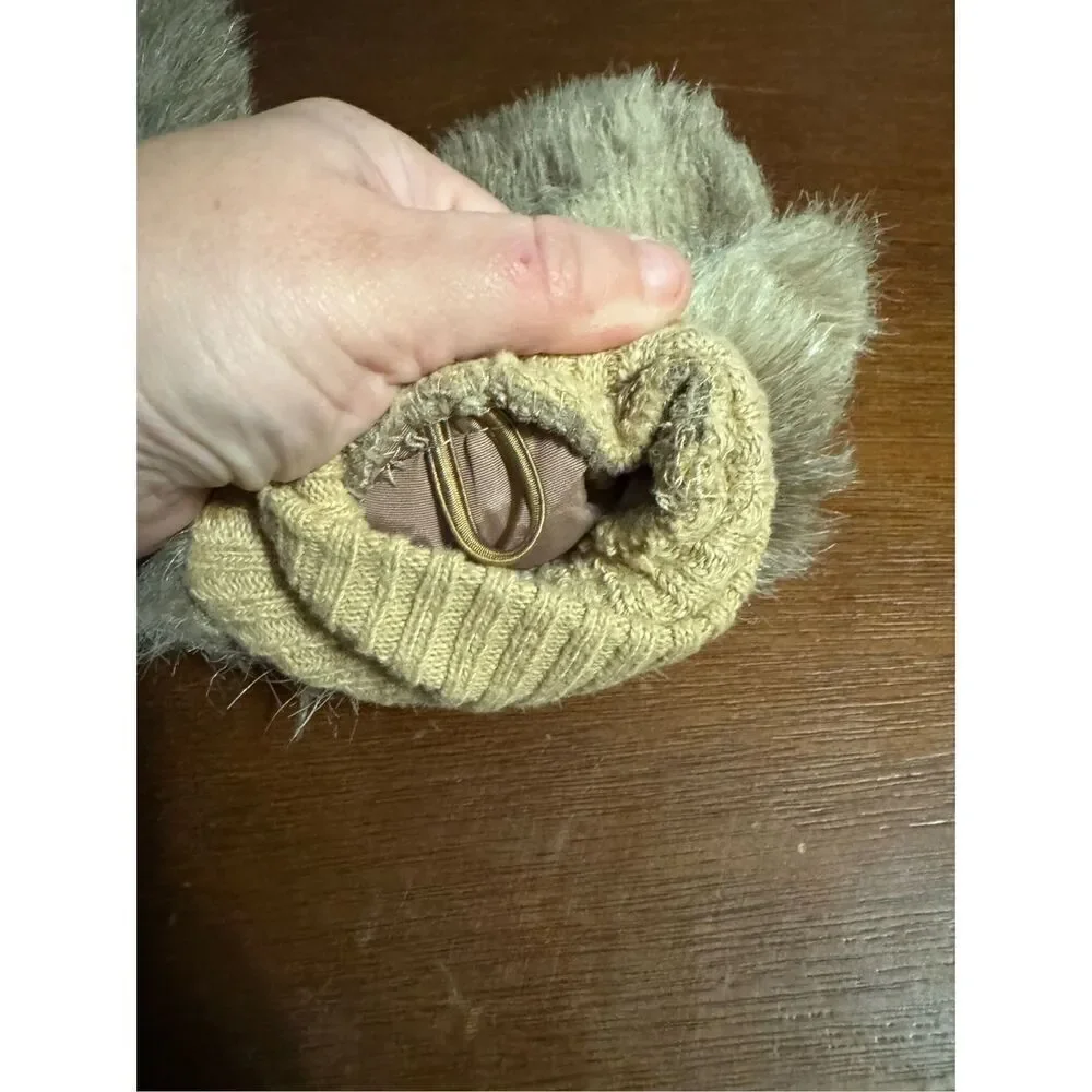 Faux fur mittens